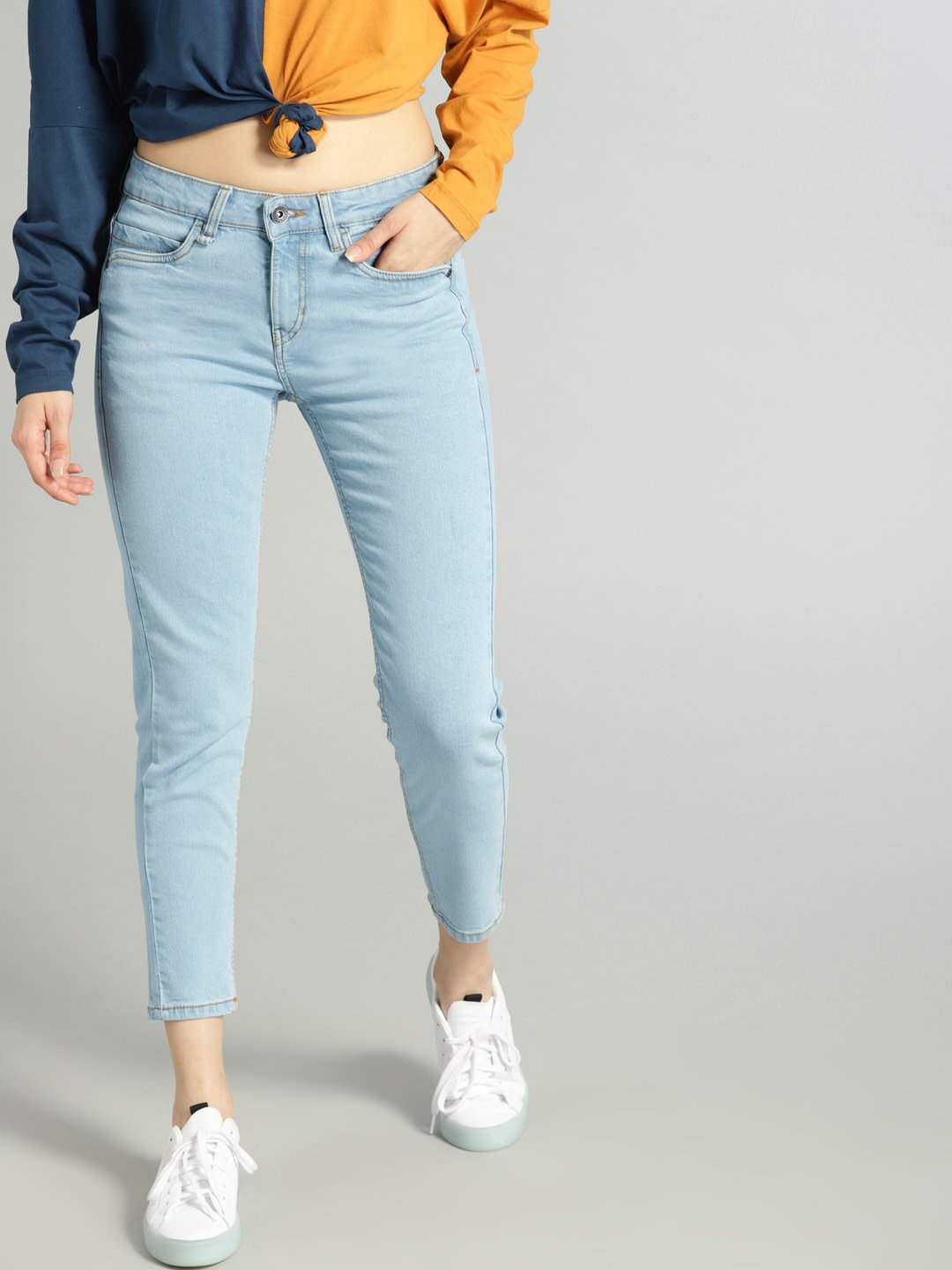 Women Blue Skinny Fit Mid-Rise Clean Look Stretchable Cropped Jeans